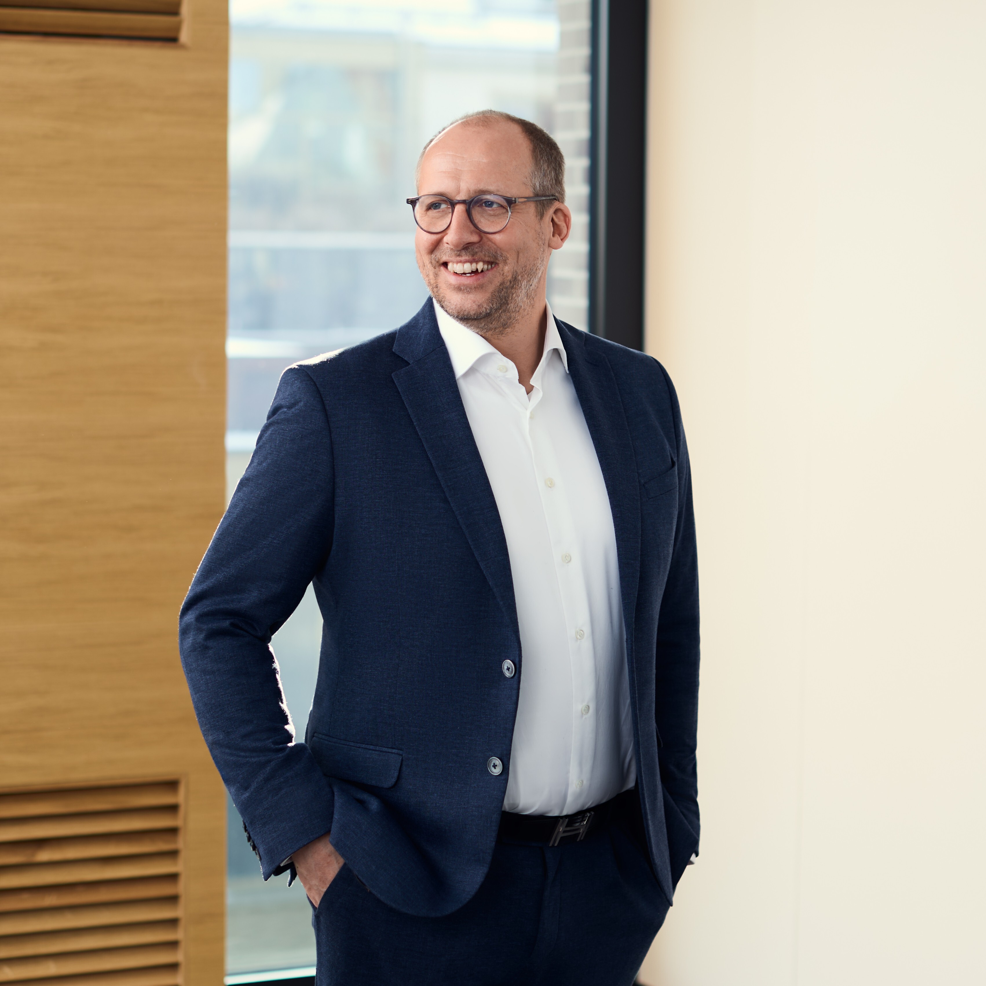 Dr. Matthias Menke Casual